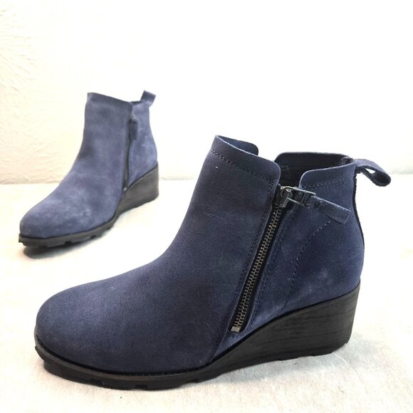 OTBT Waterproof Ankle Wedge Booties Sz 8.5 Navy Blue Suede Outdoor Comfort Boots - Picture 1 of 11